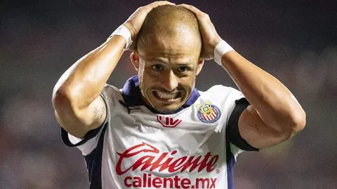 ¿Qué pasó? VAR revela audios del gol anulado al ‘Chicharito’ Hernández en el Xolos vs Chivas