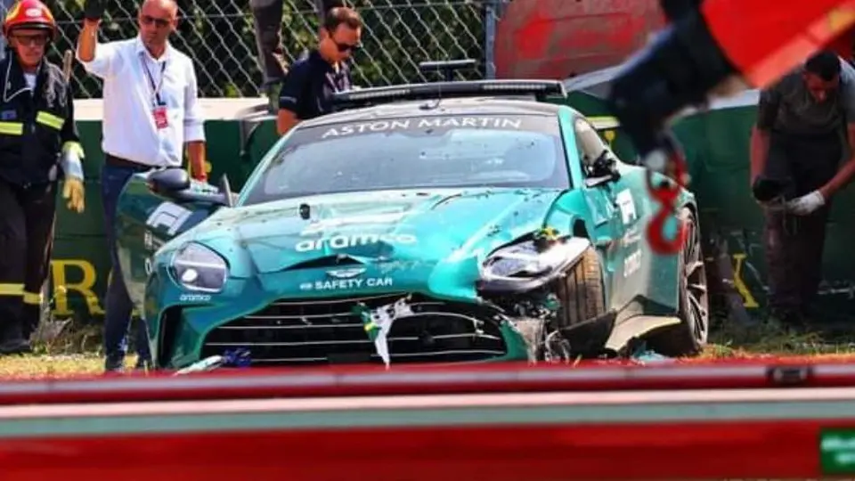 ¡Insólito! El safety car chocó en Monza durante la inspección previo al Gran Premio de Italia