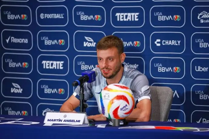 Martín Anselmi no teme a los fantasmas de Cruz Azul: 'No vivimos del pasado'