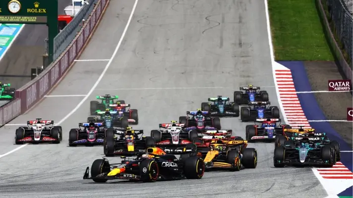 Checo Pérez vuelve a sufrir con Red Bull en el GP de Austria