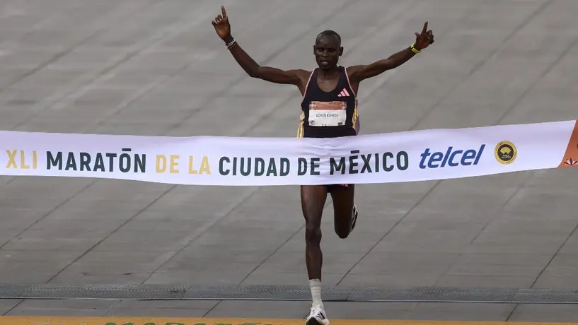 Edwin Kiptoo, de Kenia, gana el Maratón de la Ciudad de México 2024