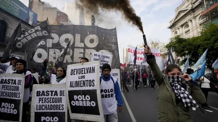 Argentina enfrenta protestas por esconder alimentos para los más necesitados