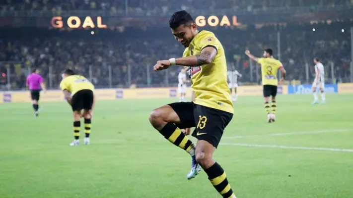 ¡Maguito! Orbelín Pineda anota golazo en el partido entre PAOK y AEK