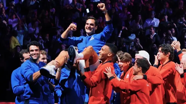 “¿Quién es ese hombre tan sexy?”: Federer vive chusco momento en concierto de Coldplay