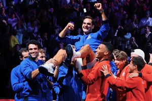 “¿Quién es ese hombre tan sexy?”: Federer vive chusco momento en concierto de Coldplay
