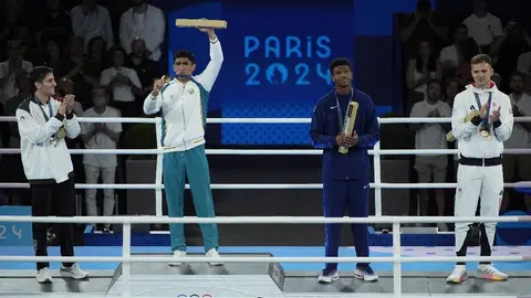 ¡Gran personalidad! Marco Verde y el emotivo gesto con su rival en París 2024