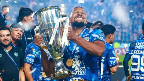 Salomón Rondón es nombrado el jugador más valioso de la CONCACAF Champions Cup