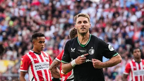 ¡Ponen millones! Nottingham Forest presentó oferta formal por Santiago Giménez