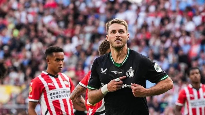 ¡Ponen millones! Nottingham Forest presentó oferta formal por Santiago Giménez