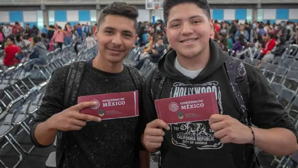 Becas Benito Juárez: ¿Qué estudiantes no podrán solicitar el apoyo de 9 mil 200 pesos al año?