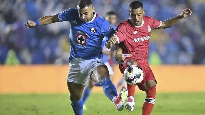 Cruz Azul empata frente a Toluca con un Paulinho frustrado en Ciudad de los Deportes