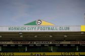 Fan de Leeds United es acuchillado en las afueras del Estadio de Norwich