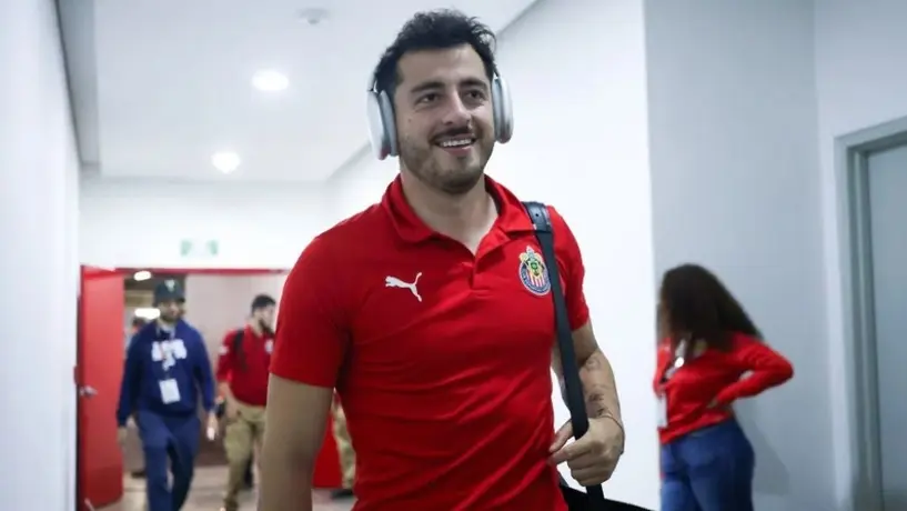 Alan Mozo responde tras video donde conduce sin manos: "Tranquilos"
