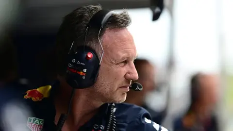 ¡Lo dice todo! El gesto de Horner tras error de Checo Pérez en la Qualy de Gran Bretaña