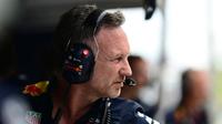 ¡Lo dice todo! El gesto de Horner tras error de Checo Pérez en la Qualy de Gran Bretaña