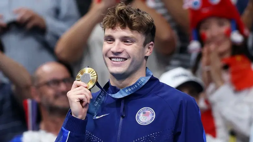 Robert Finke ganó oro en los 1,500 metros e impone nuevo récord mundial