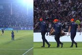 Aficionado termina con fractura tras cobrar un penal en show del medio tiempo