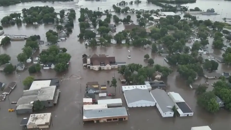 Pueblo entero queda bajo el agua por las intensas lluvias