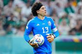 ¡Oficial! Guillermo Ochoa firma con el AVS SAD de Portugal