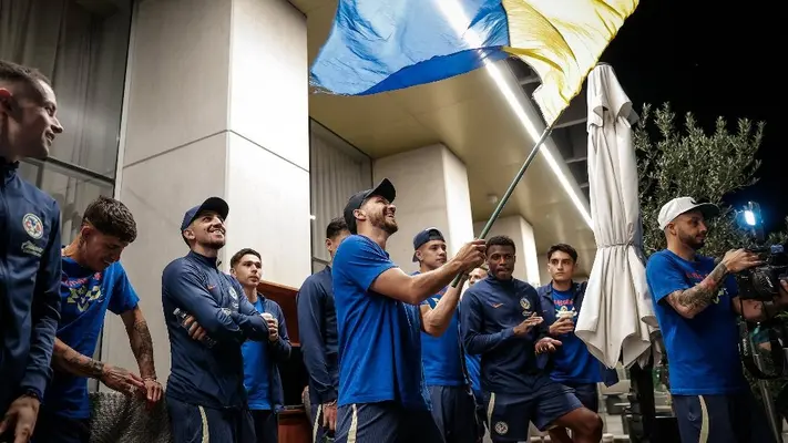 Aficionados realizan serenata al América previo a 'semi' de Ida contra Chivas