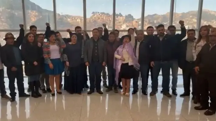 VIDEO: Bolivia llama a su pueblo a defenderse del golpe de Estado por parte de militares