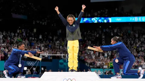Jugador de la NFL lanza dura crítica a Simone Biles y Jordan Chile: “Es asqueroso”