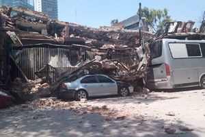 Se derrumbó 'El Patio', centro nocturno donde cantaron José José y Juan Gabriel