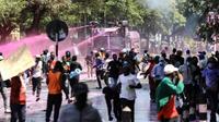 Asaltan el Parlamento de Kenia por aumento de impuestos