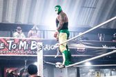 ¡De terror! Luchador Rey Espectro se desvanece en plena pelea