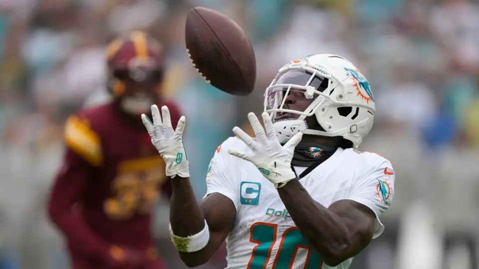 Tyreek Hill y Dolphins pactan acuerdo reestructurado por 90 millones de dólares