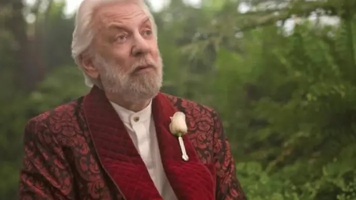 Muere Donald Sutherland, actor que interpretó al Presidente Snow en "Los Juegos del Hambre"