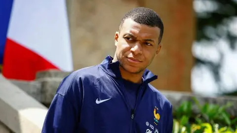 Real Madrid ya tiene definida la fecha para presentar de manera oficial a Kylian Mbappé