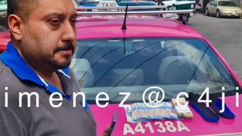 ¡Un héroe en la CDMX! Un taxista encontró 100 mil pesos y decidió devolverlos