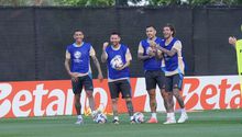 ¡Difícil decisión! Los jugadores de la Selección de Argentina tuvieron que elegir entre mate o asado