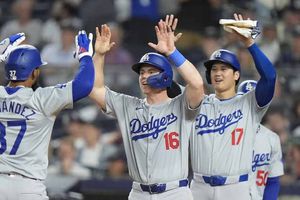 Dodgers aplastan a los Yankees y aseguran la serie
