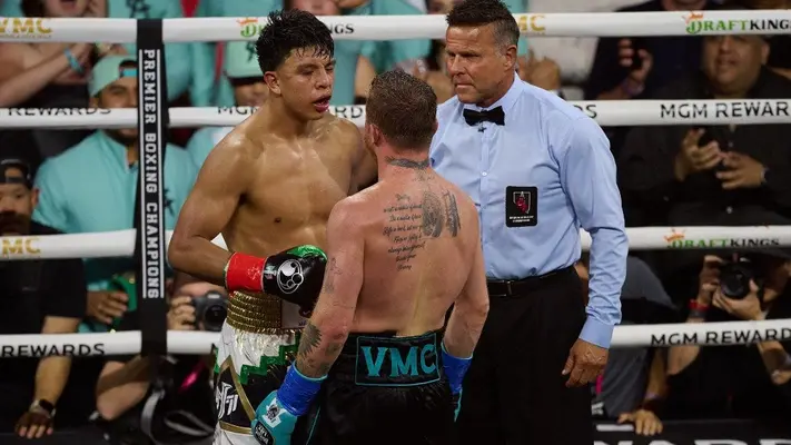 Jaime Munguía tras perder ante Canelo: "Hicimos una buena pelea, entregamos todo"