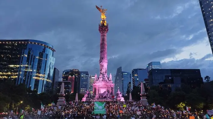 Reforma al Poder Judicial: Jueces y magistrados se manifiestan en el Ángel de la Independencia
