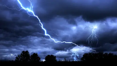 Depresión tropical en el Golfo de México se convierte en la tormenta tropical Debby