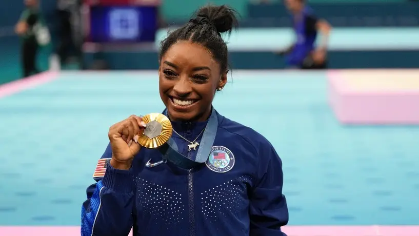¡Única! Simone Biles y el collar que la confirma como 'The Goat' tras ganar oro en París 2024