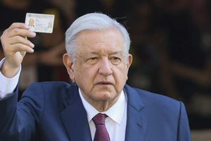 AMLO y los candidatos a la Presidencia ejercieron su derecho a votar