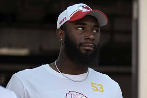 BJ Thompson, jugador de los Chiefs, fue hospitalizado de emergencia tras sufrir un paro cardiaco