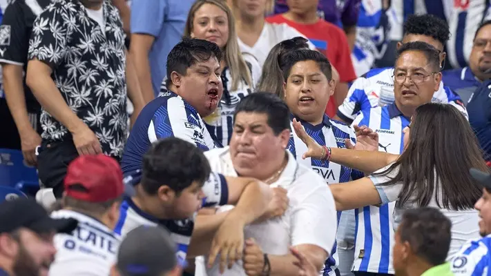 Aficionados de Rayados protagonizan bronca tras la derrota de Monterrey en Concachampions
