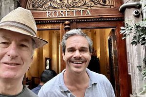 Saul Goodman y Lalo Salamanca, de Breaking Bad, se reúnen a comer en Ciudad de México