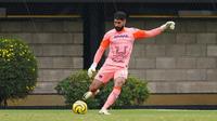 Gil Alcalá sobre la portería de Pumas: "Trabajo para ganarme la titularidad"