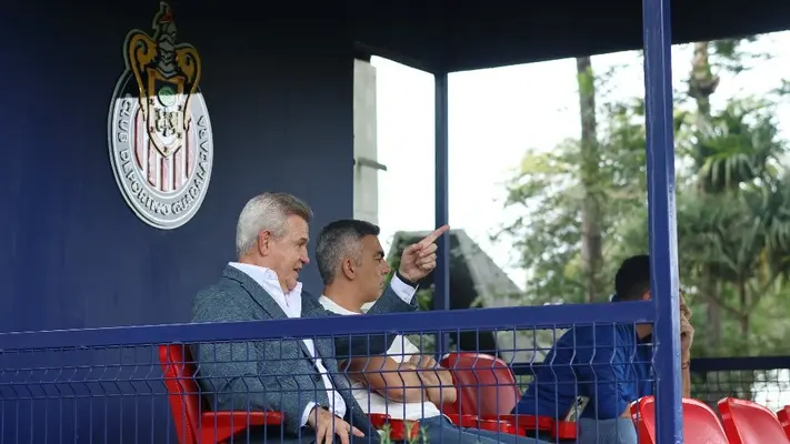 ¿Se viene el histórico? El especial reencuentro entre ‘El Vasco’ Aguirre y Chicharito Hernández