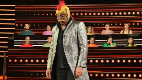 ¿Programa del Escorpión Dorado en TV Azteca salió del aire?