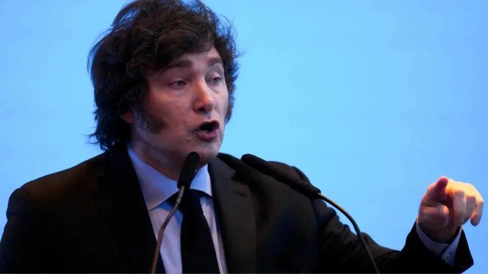 Javier Milei cambia la ley penal para bajar la imputabilidad de los delitos a los 13 años