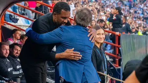 “Tuvimos problemas, dolores y diarrea”: Técnico de Columbus revela que se enfermaron