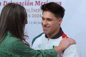 Osmar Olvera agradece a Ana Guevara por consejos previo a los Juegos Olímpicos