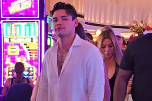 ¿Un nuevo romance? Ryan García reaparece en Las Vegas con una mujer misteriosa